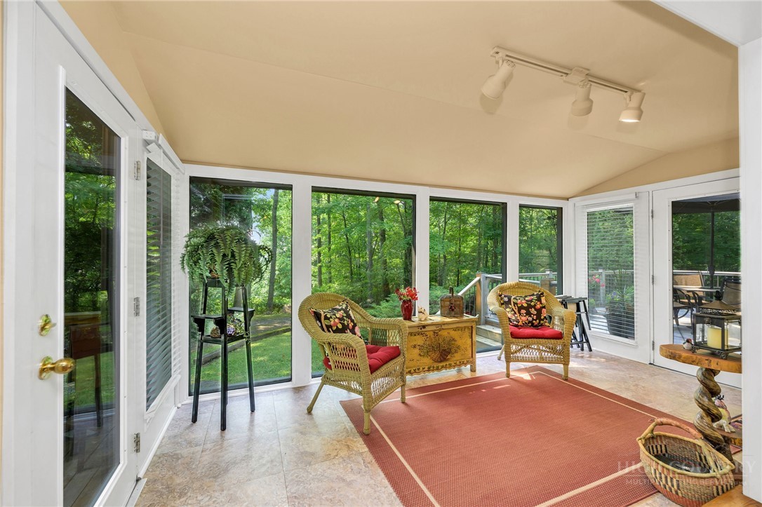 1493 Laurel Creek Rd Ext Property Photo 16