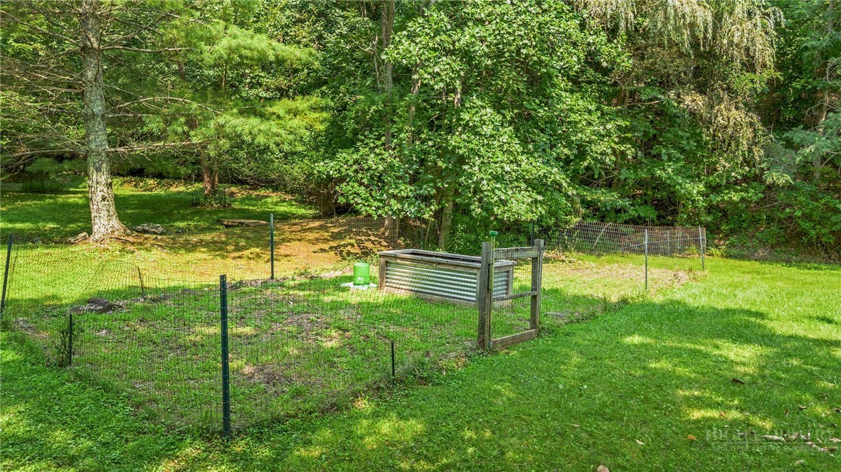 1493 Laurel Creek Rd Ext Property Photo 44