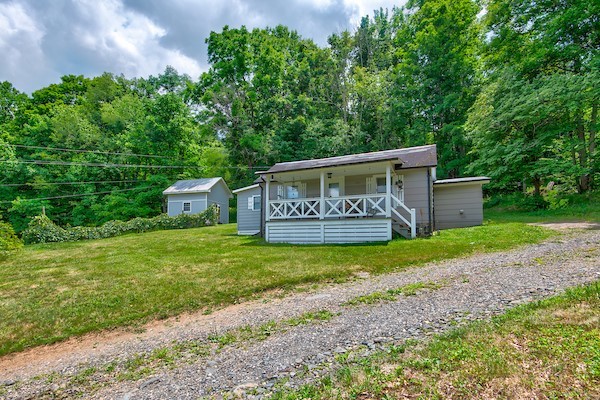 685 Carl Eastridge Road Property Photo 6