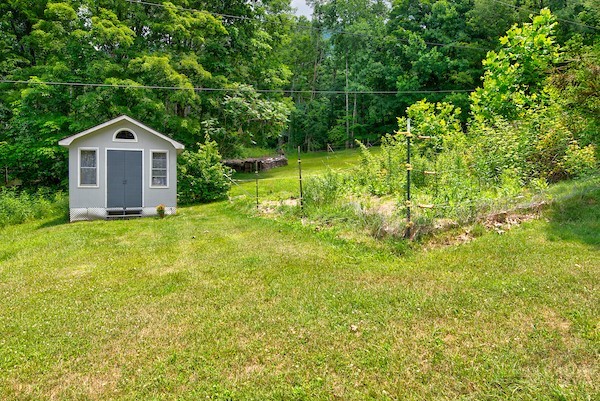 685 Carl Eastridge Road Property Photo 32