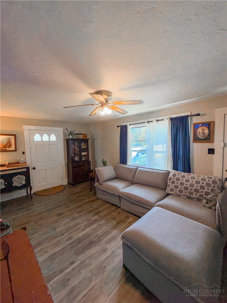808 Piney Creek School Road Property Photo 8