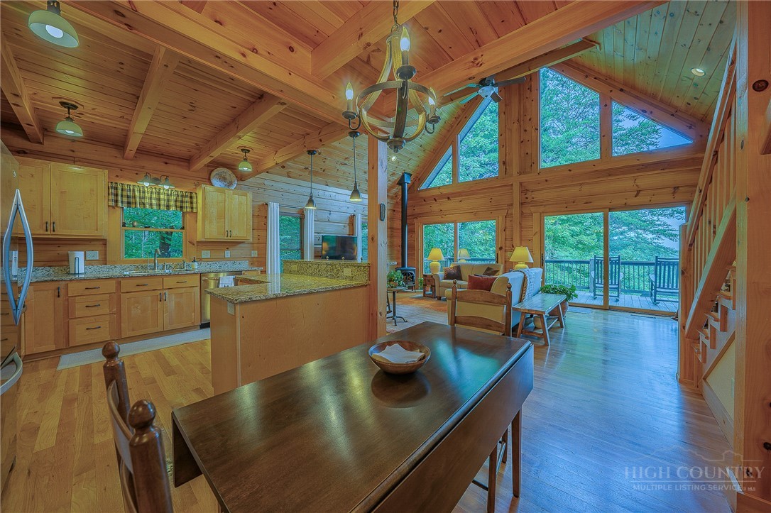 1016 Horizon Trail Property Photo 9