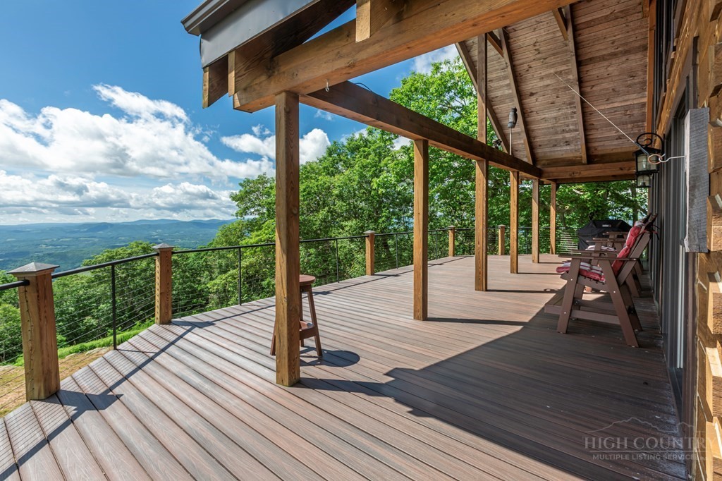 2725 Point Lookout Ln. Lane Property Photo 2