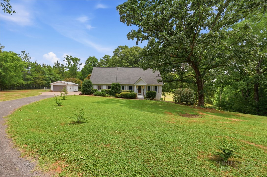 8301 Waxhaw Creek Road Property Photo 2
