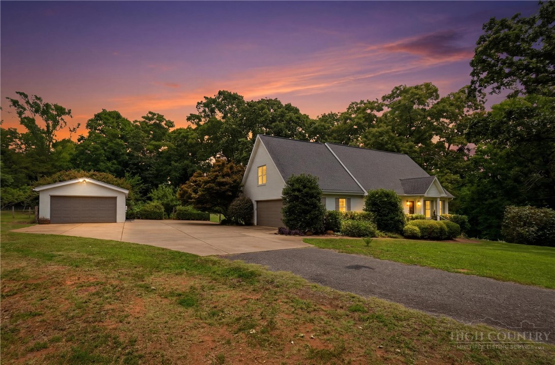 8301 Waxhaw Creek Road Property Photo 6