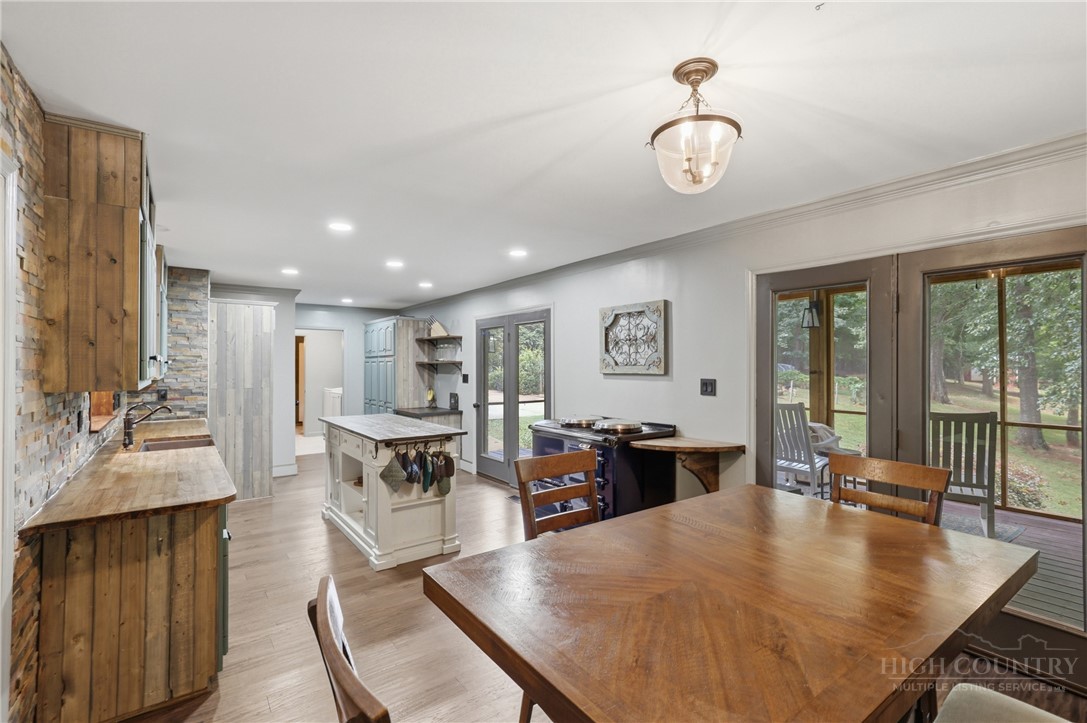 8301 Waxhaw Creek Road Property Photo 15