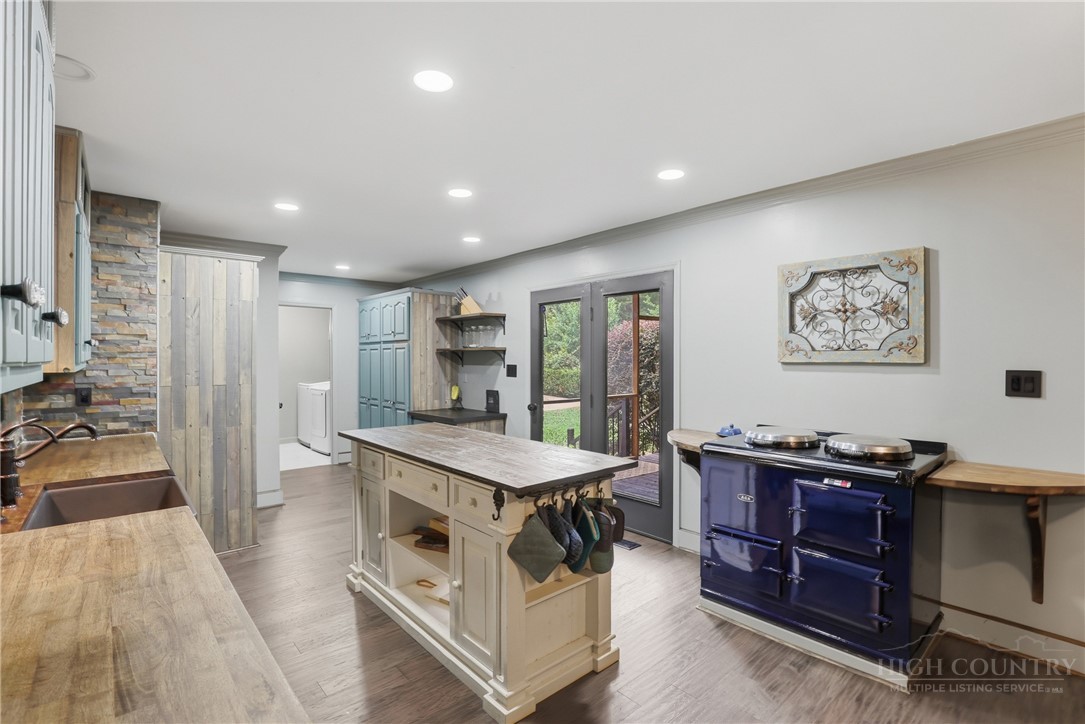 8301 Waxhaw Creek Road Property Photo 16