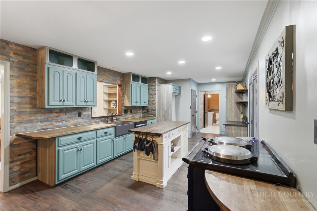 8301 Waxhaw Creek Road Property Photo 17