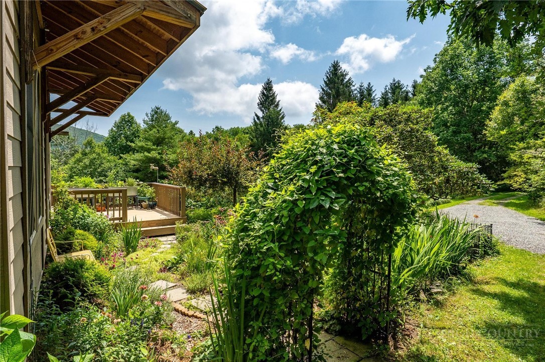 336 Misty Meadow Lane Property Photo 4