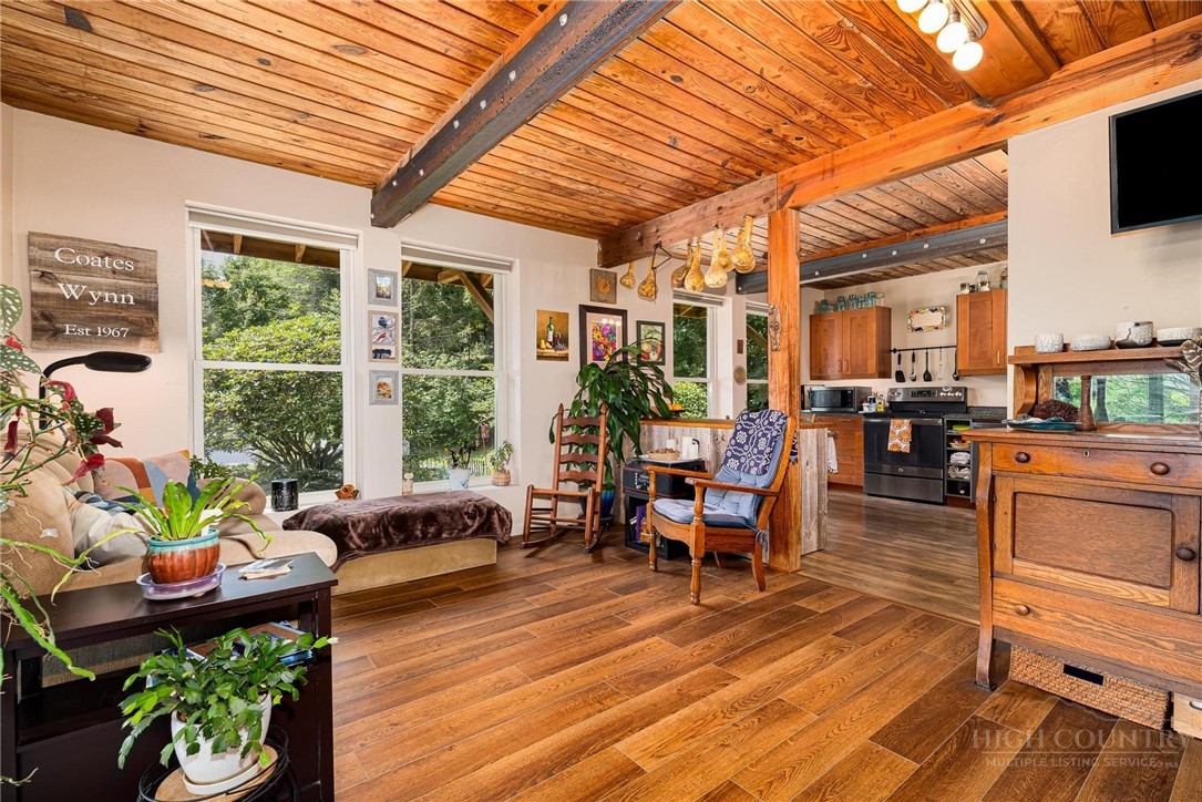 336 Misty Meadow Lane Property Photo 8