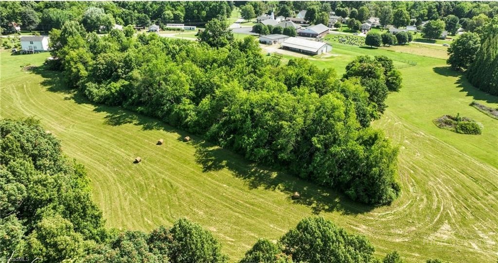 826 Suncrest Orchard Road Property Photo 4
