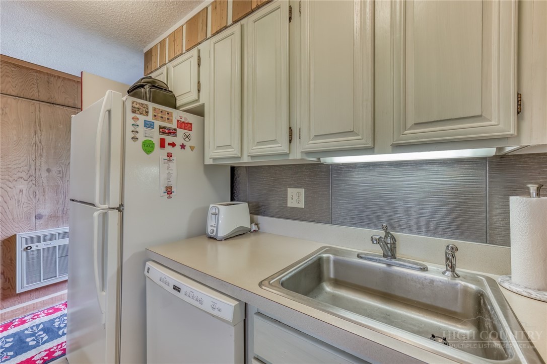 388 Skyleaf Drive B12 Property Photo 12