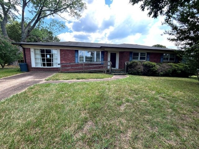 3196 Westview Street Property Photo 1