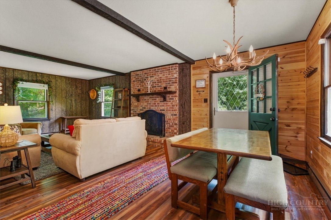 1218 Waterfall Road Property Photo 12