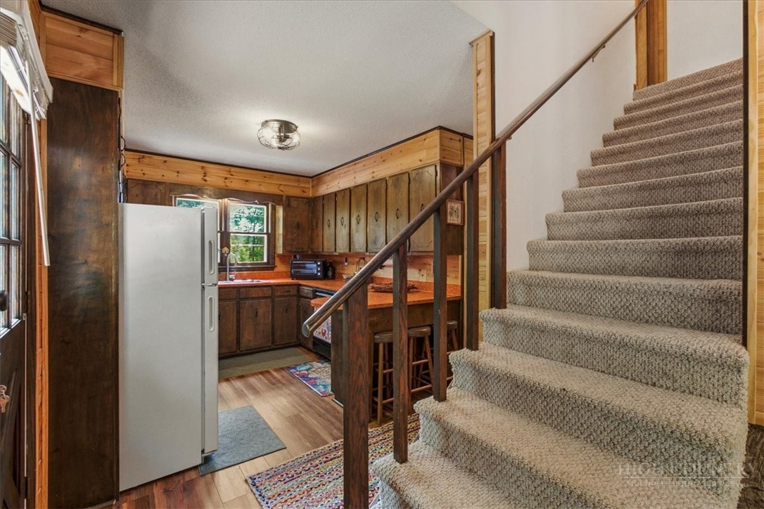 1218 Waterfall Road Property Photo 15