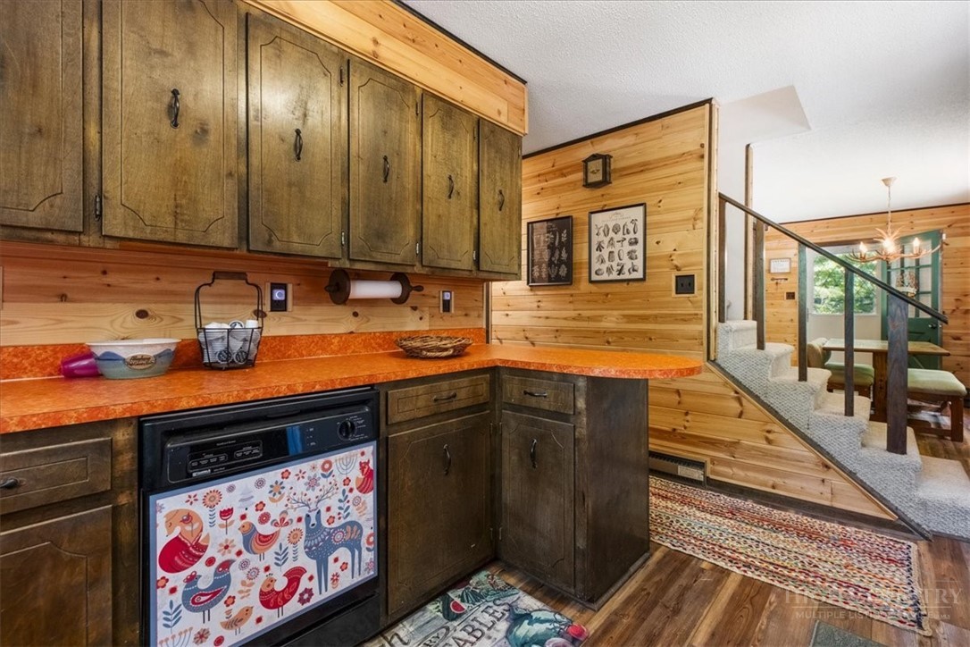 1218 Waterfall Road Property Photo 17