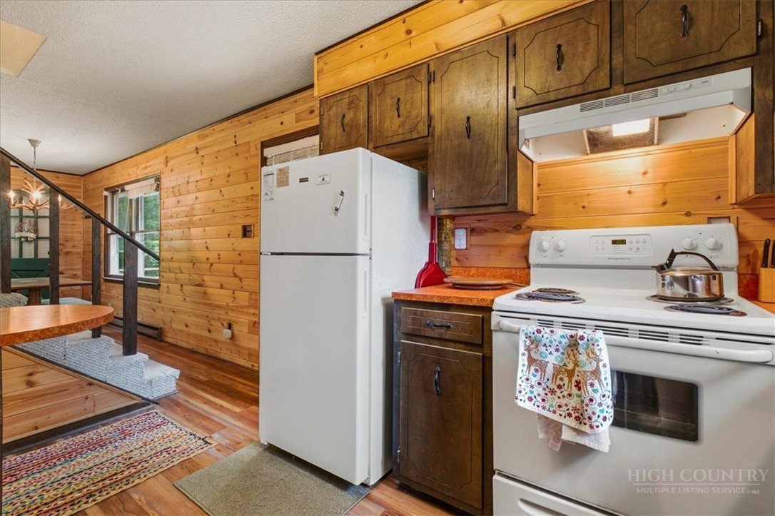 1218 Waterfall Road Property Photo 18