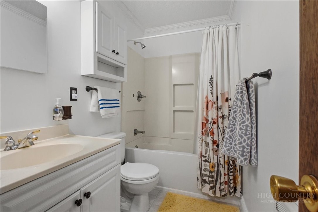 1218 Waterfall Road Property Photo 22