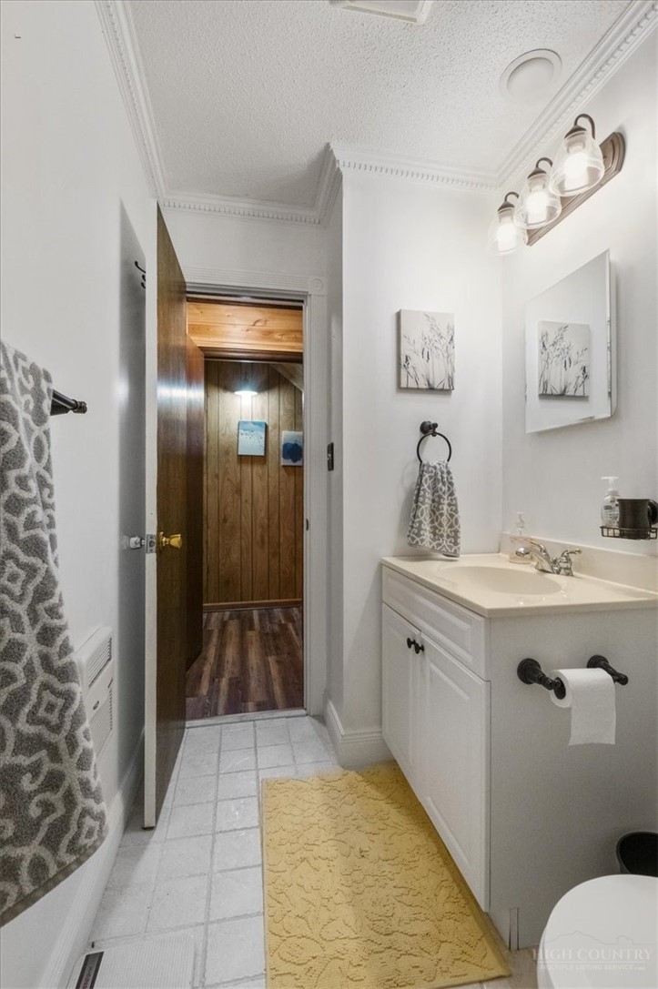 1218 Waterfall Road Property Photo 23