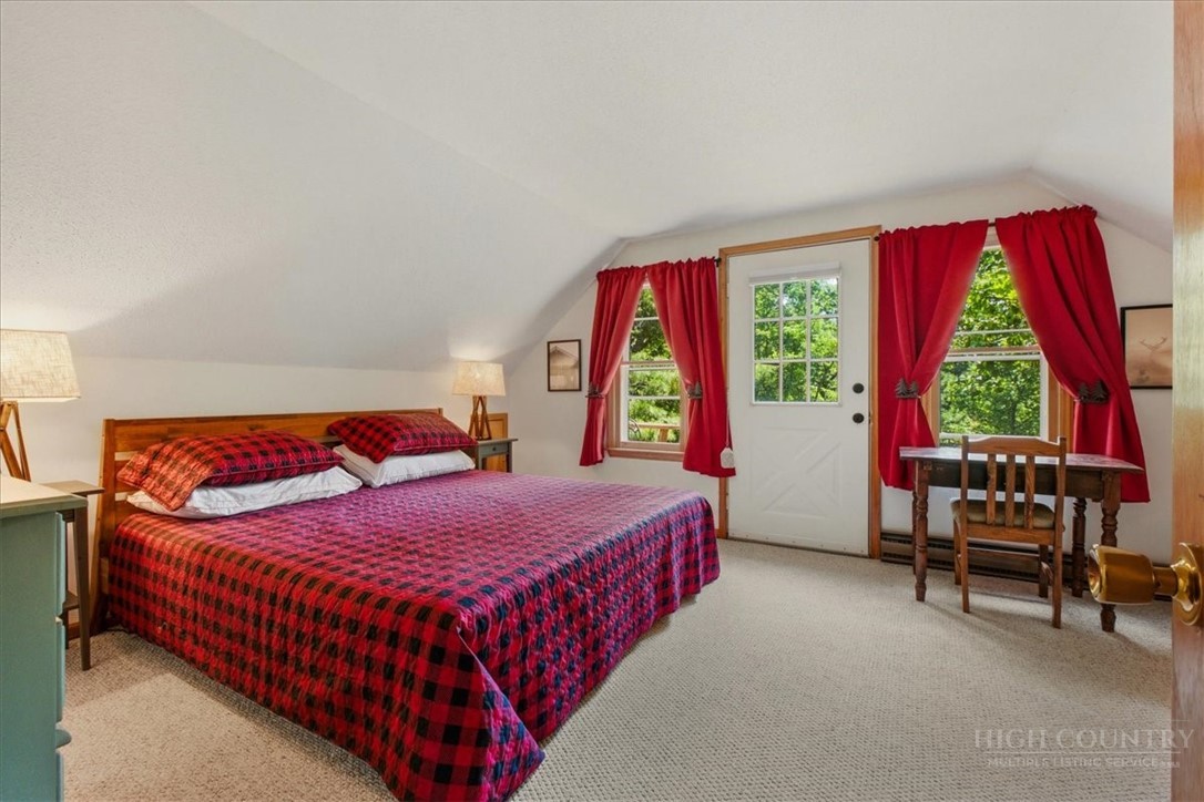 1218 Waterfall Road Property Photo 27