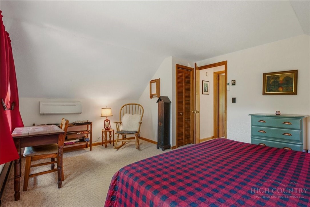 1218 Waterfall Road Property Photo 28