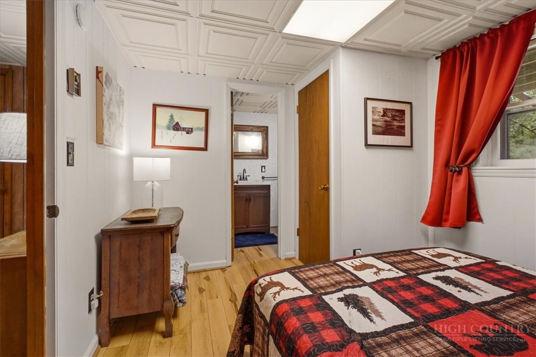 1218 Waterfall Road Property Photo 34
