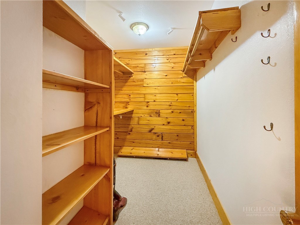 321 Grays Shadow Lane Property Photo 24