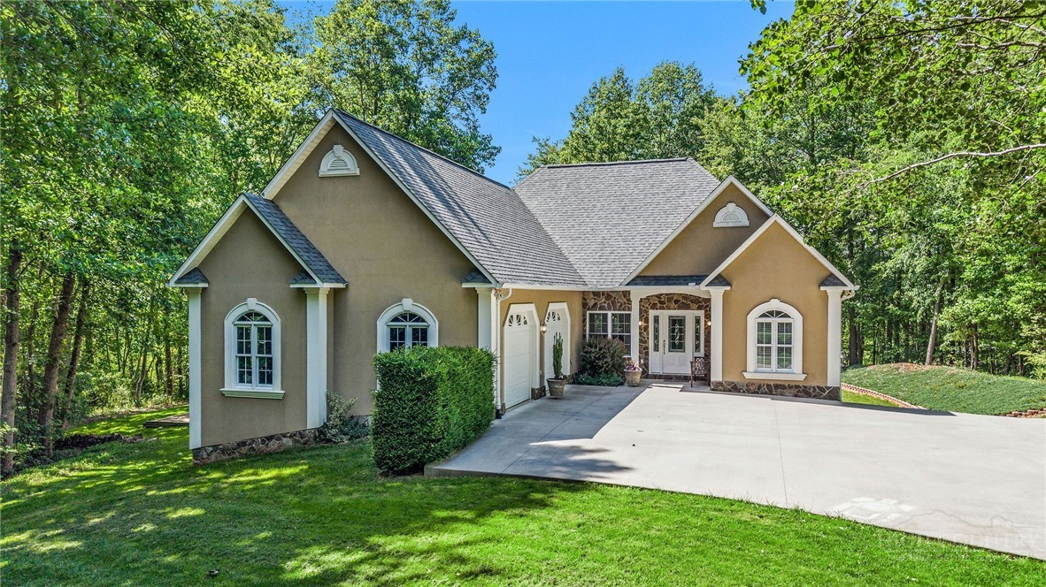 5222 N Nc Highway 16 Property Photo 1