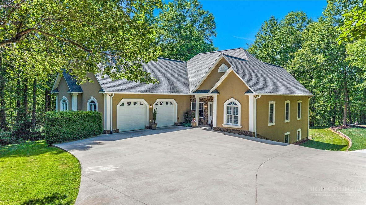 5222 N Nc Highway 16 Property Photo 2