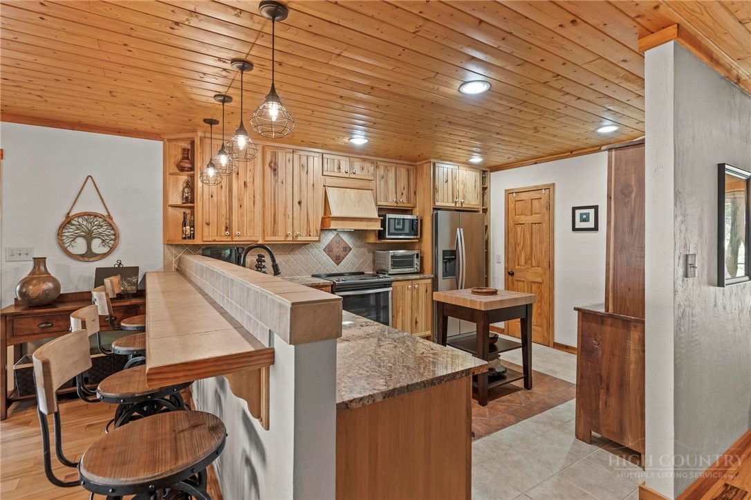 374 Tinys Mountain Drive Property Photo 13