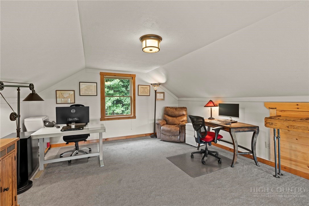374 Tinys Mountain Drive Property Photo 24