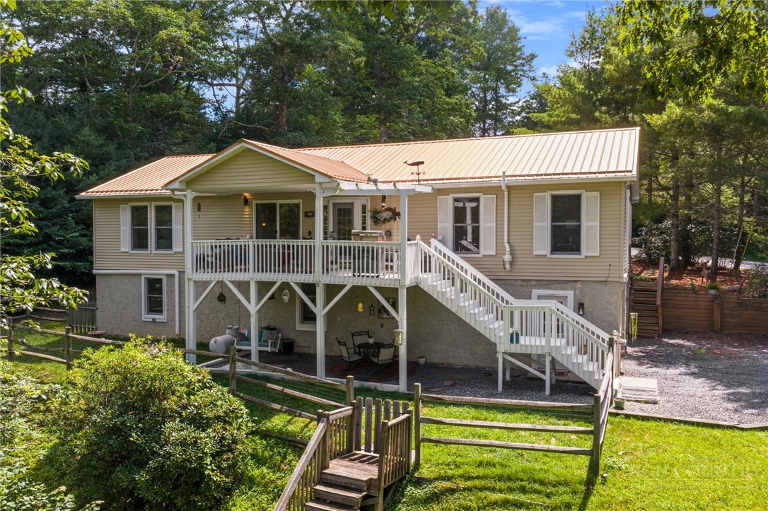 9081 Pittmans Gap Road Property Photo 1