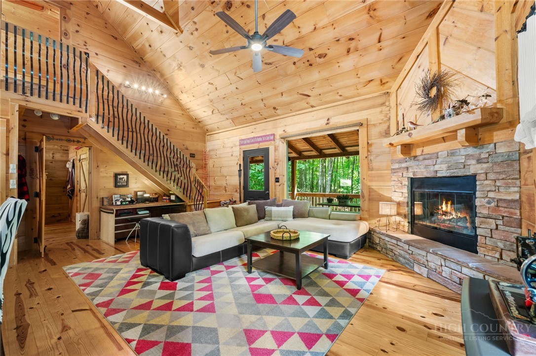 135 Teaberry Trail Property Photo 2