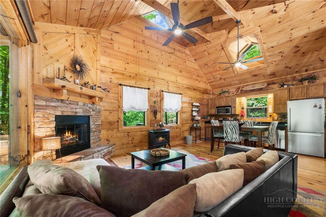 135 Teaberry Trail Property Photo 4
