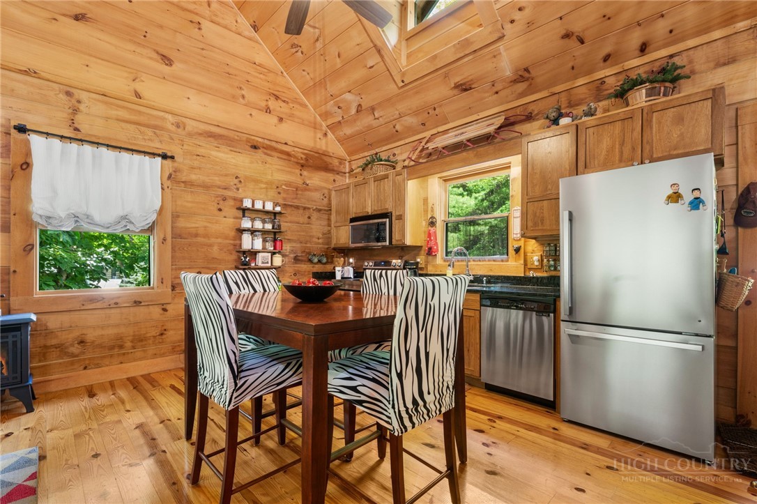 135 Teaberry Trail Property Photo 8