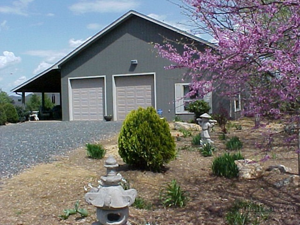 853 Cox Road Property Photo 2