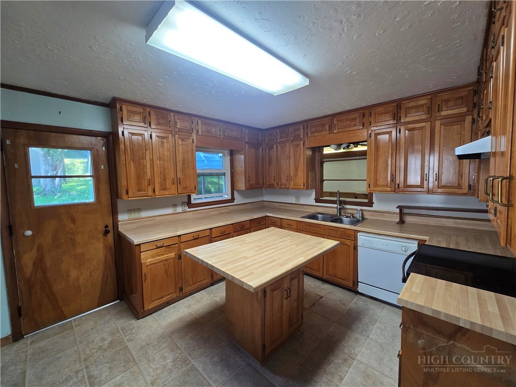159 Hubert Street Property Photo 11