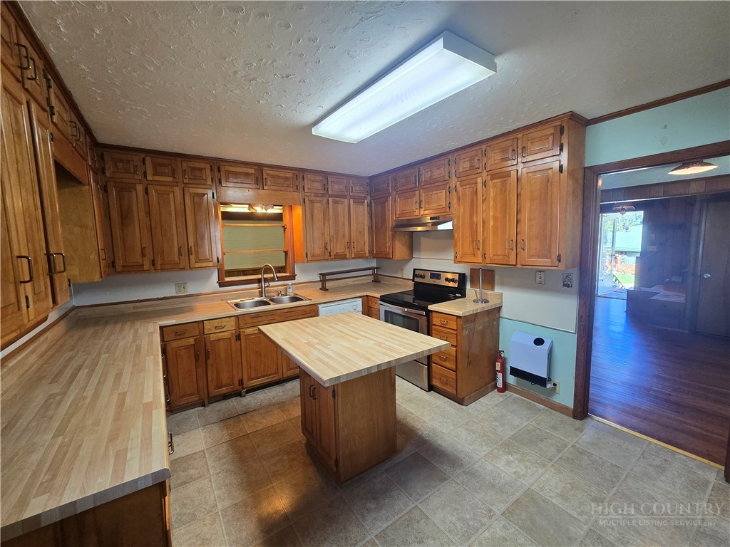 159 Hubert Street Property Photo 12