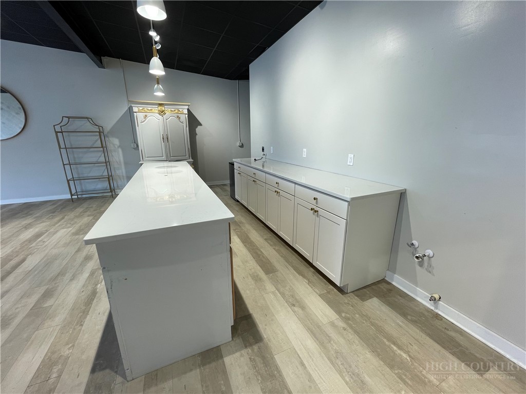 15 E 2nd Street Property Photo 7