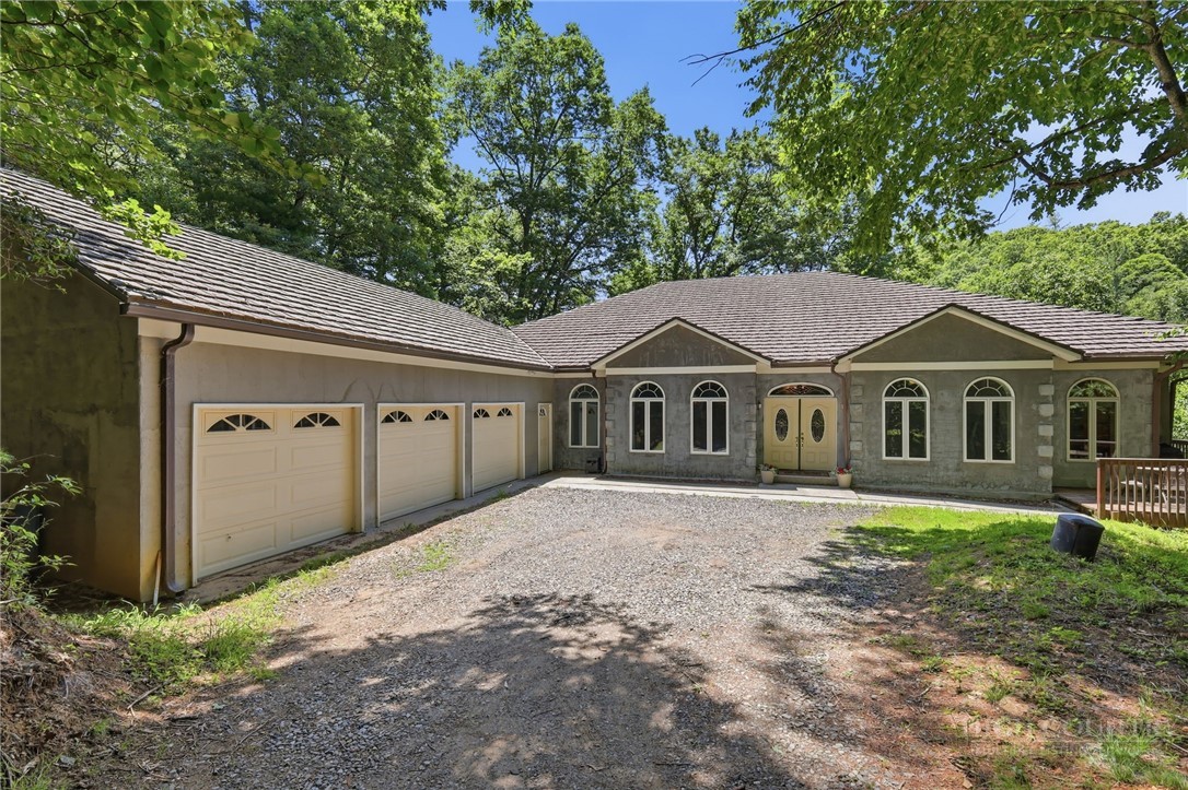 211 Independence Way Property Photo 2