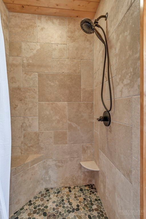466 Rachel Way Property Photo 8