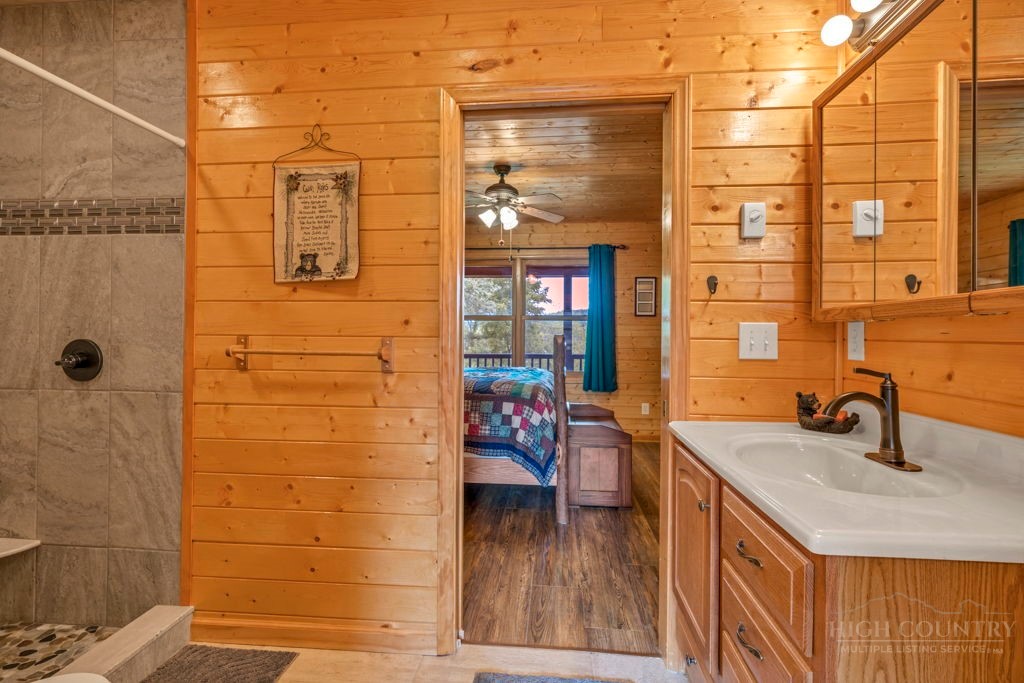 466 Rachel Way Property Photo 26