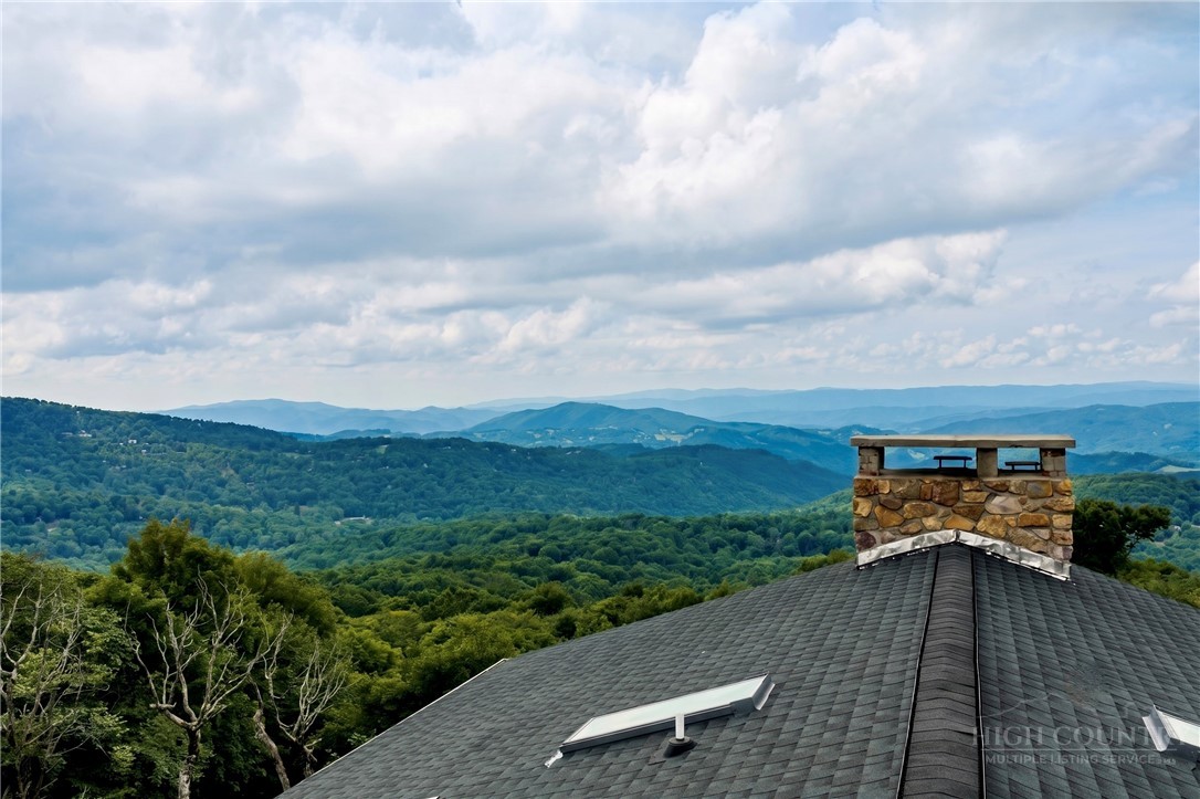 200 Summit Road Property Photo 6