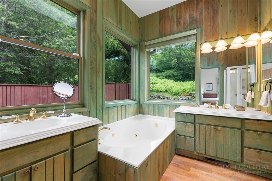 200 Summit Road Property Photo 14