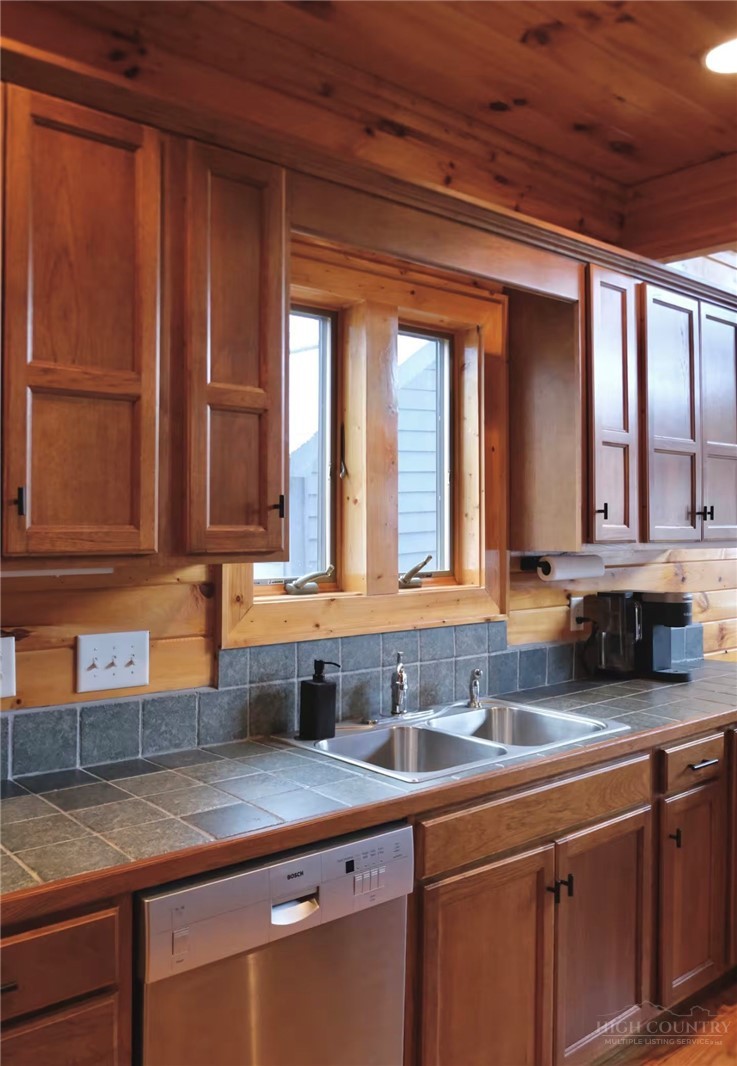 127 Marc Street Property Photo 18