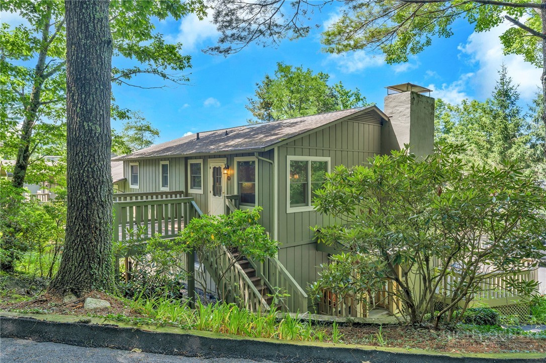 150 Village Green F-6 Property Photo 2