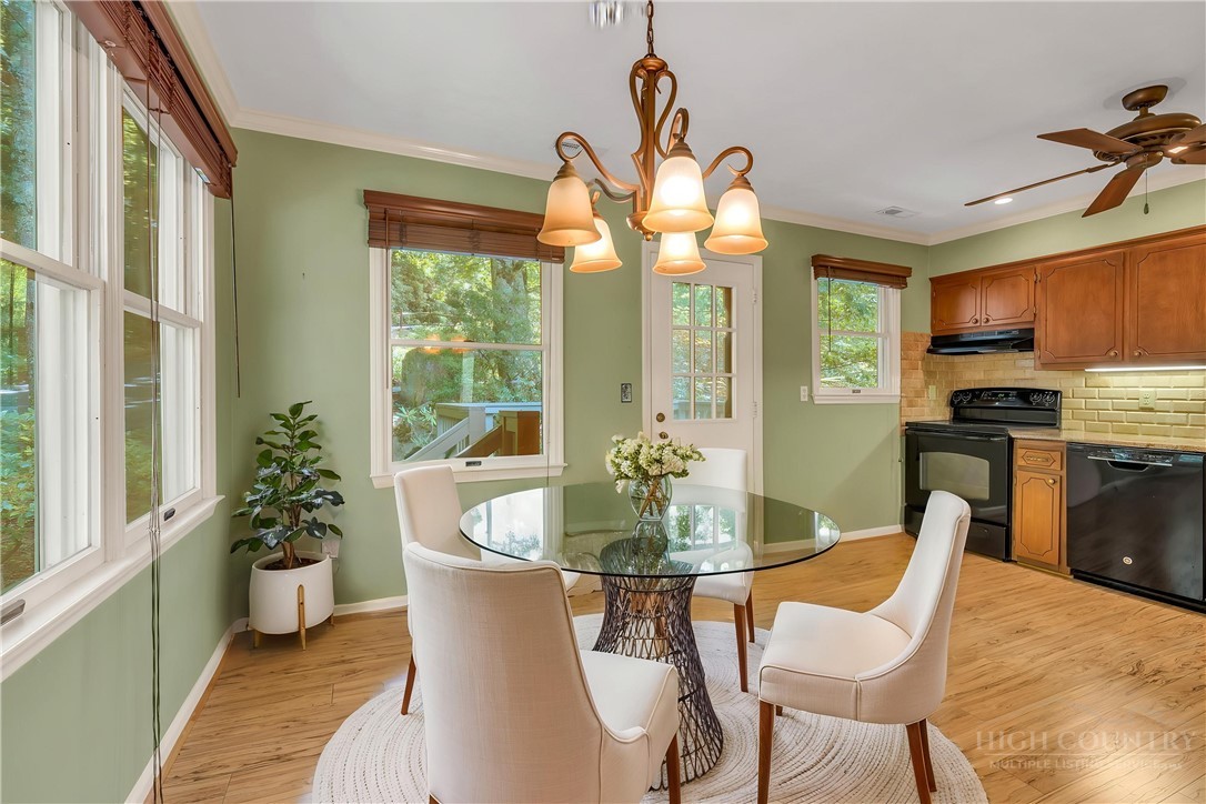 150 Village Green F-6 Property Photo 8