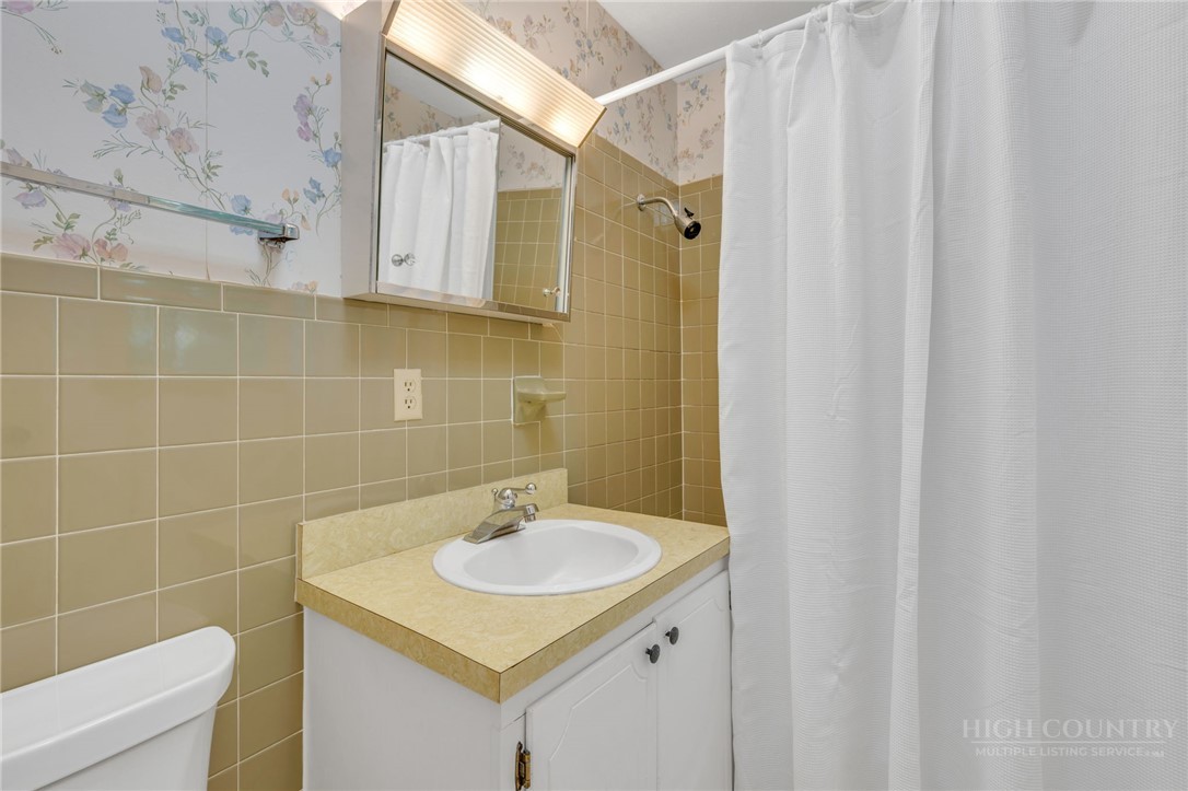 150 Village Green F-6 Property Photo 12