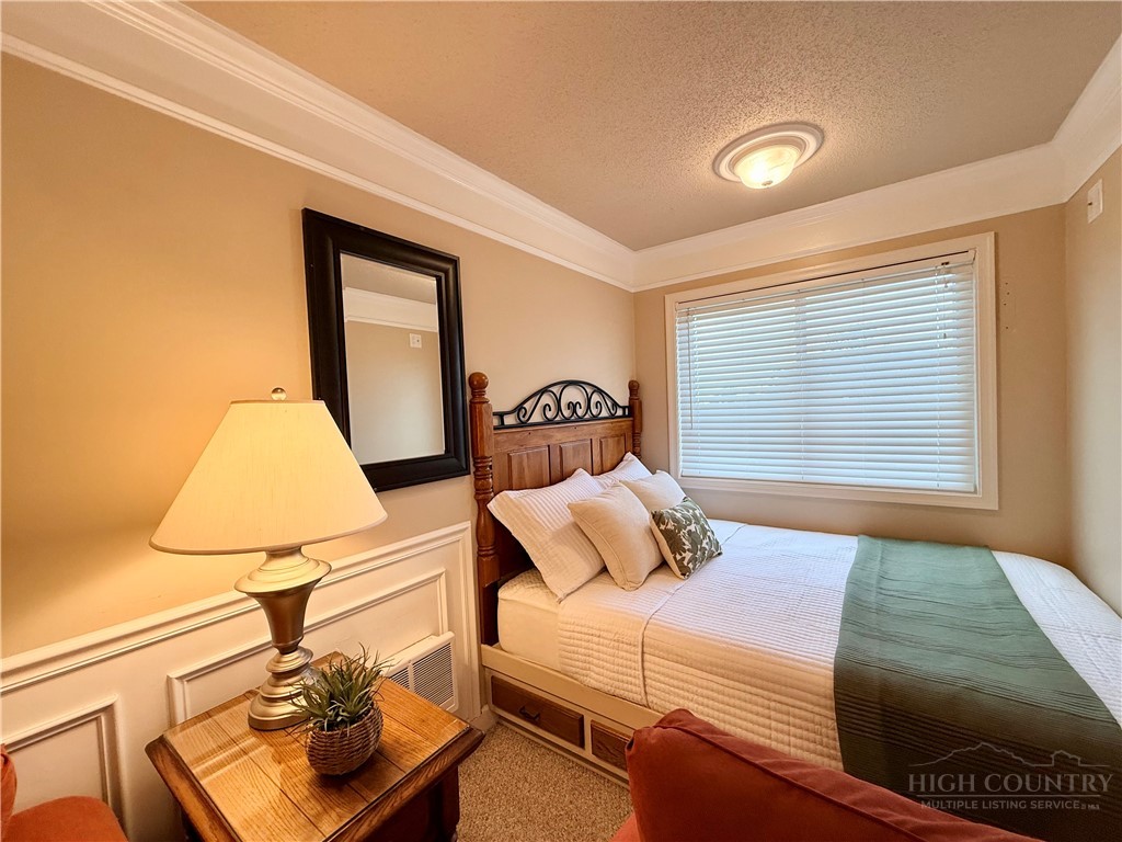 301 Pinnacle Inn Road 1203 Property Photo 6