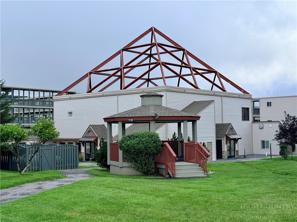 301 Pinnacle Inn Road 1203 Property Photo 16